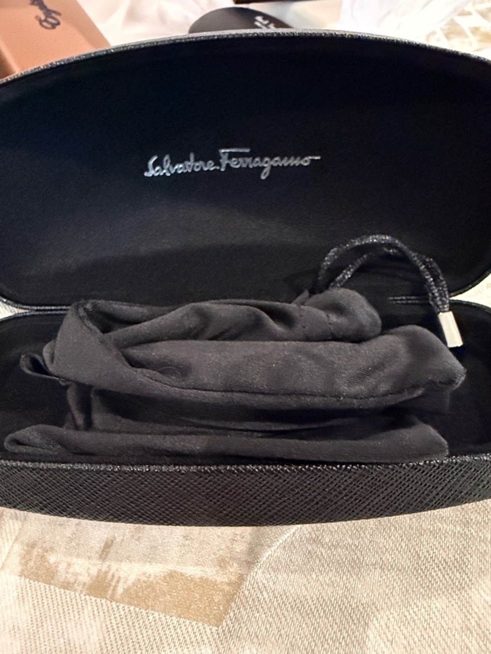 Salvatore Ferragamo Black case set no glasses - Picture 8 of 8